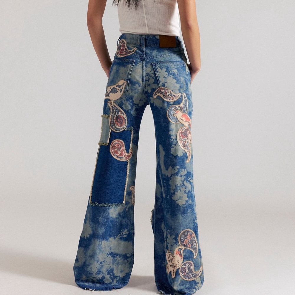 Free People Flying High Patched Jeans We The Free Embroidered Free Birds 29 NWT - Picture 5 of 11